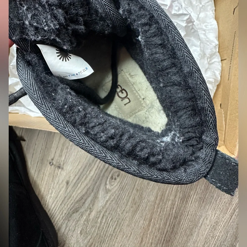 UGG Kids Neumel II Black Suede Boots Size 6 Unisex